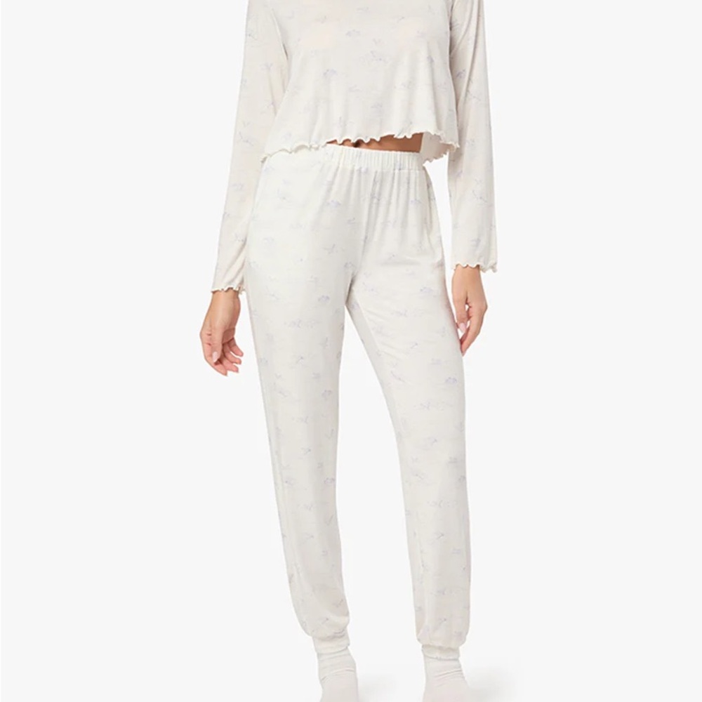 WeWoreWhat swan lake print boxy tee and low rise joggers set - both size m NWT